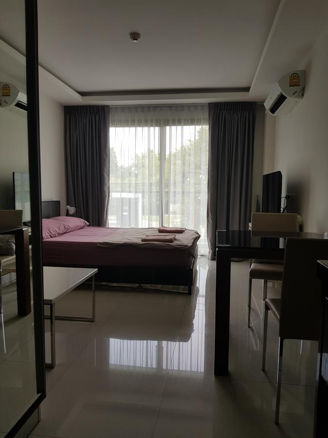 Club Royal Suites Pattaya Exterior foto