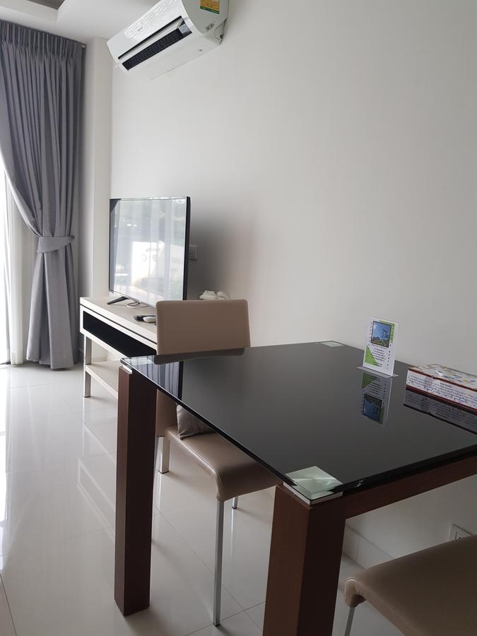Club Royal Suites Pattaya Exterior foto