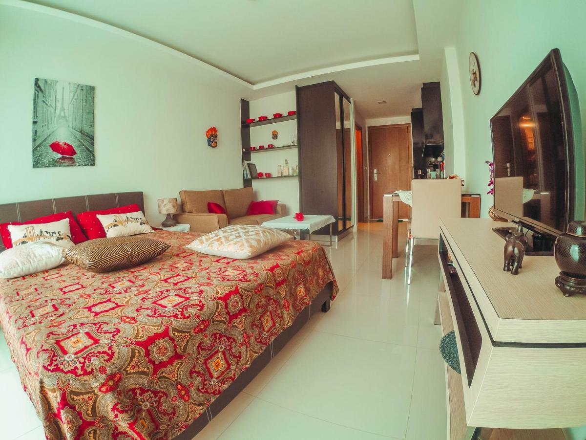 Club Royal Suites Pattaya Exterior foto