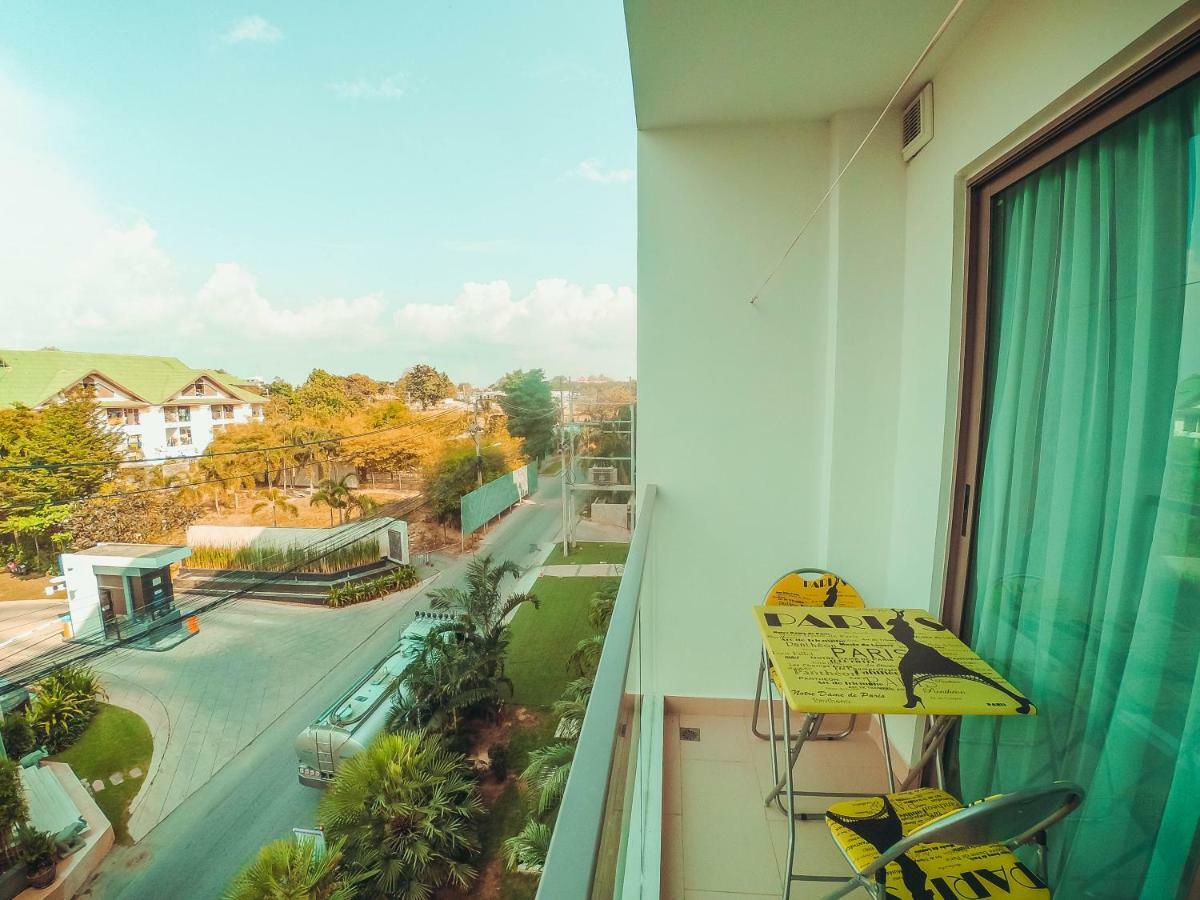 Club Royal Suites Pattaya Exterior foto