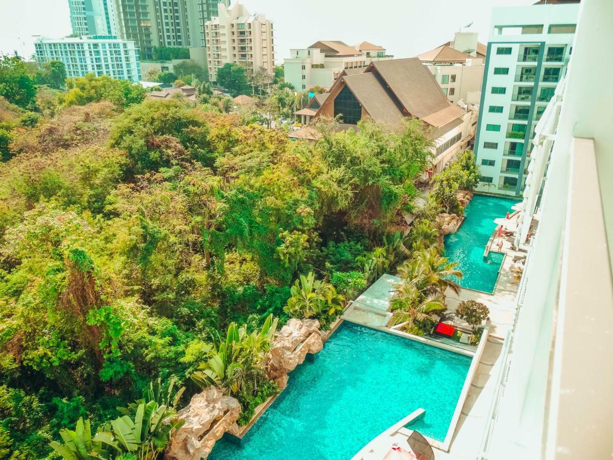 Club Royal Suites Pattaya Exterior foto