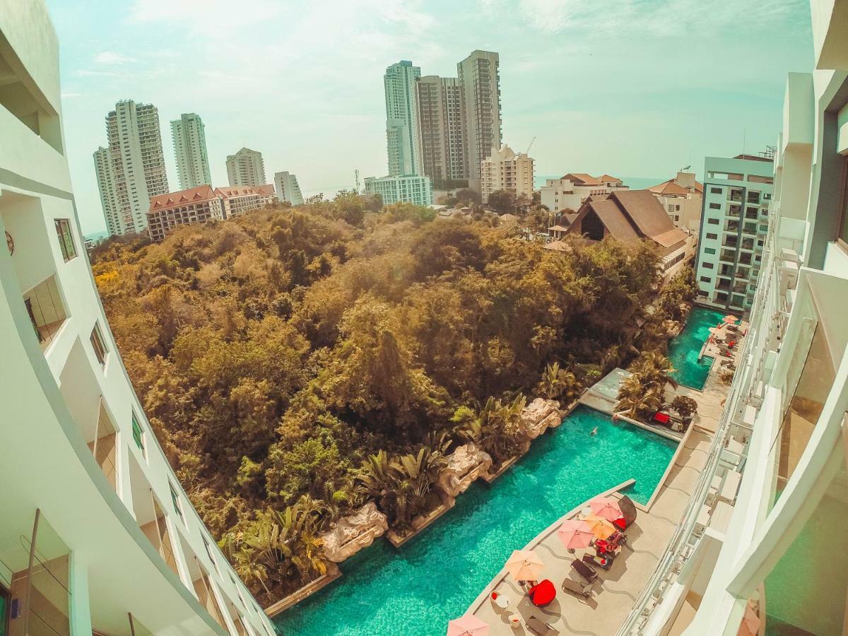 Club Royal Suites Pattaya Exterior foto