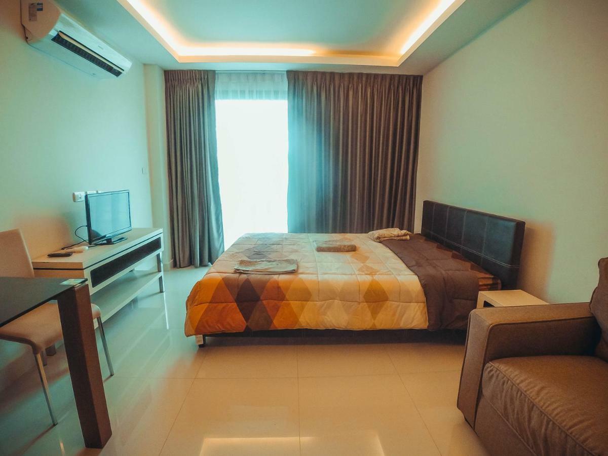 Club Royal Suites Pattaya Exterior foto